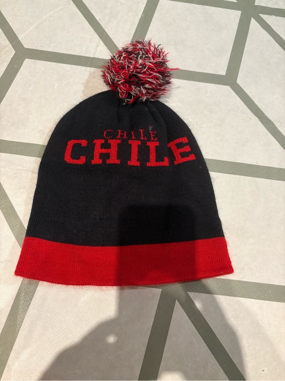 3/15$ Chile Knit Pom Beanie - Black & Red